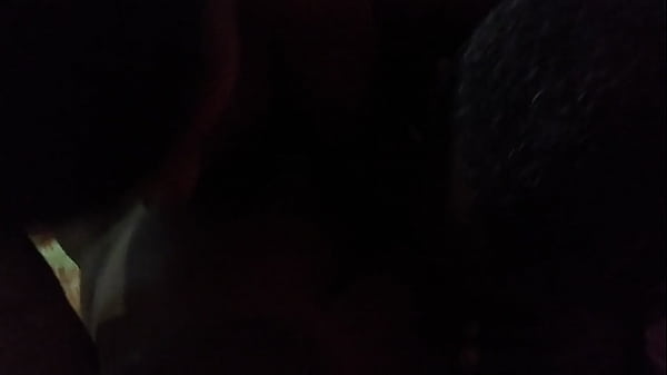 Dois chupando minha buceta 