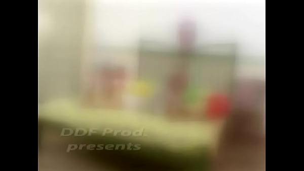 Nonton Busty Kate K Playing With Her Body thumbnail