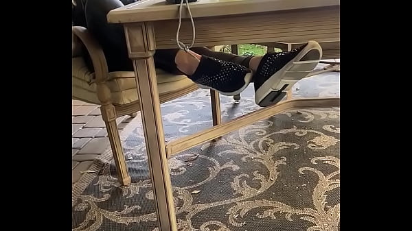 Nonton Best Friends Wife Feet Flirt While He Went To The Store thumbnail