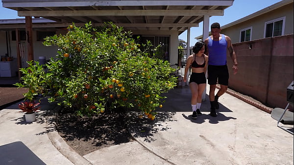 Nonton Tiny Muscled Latina Cutie Cherry Gets Spread Apart By Personal Trainer thumbnail