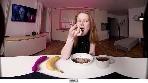 Do You Like To Eat? Kendra Also Loves To Eat Before Masturbating For You thumbnail