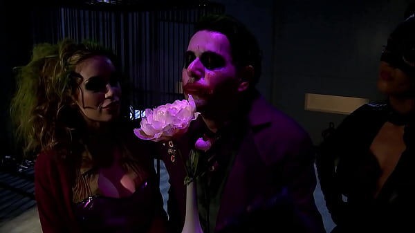 Katwoman Jennifer Dark Prowls Into A Prison Cage 3way thumbnail