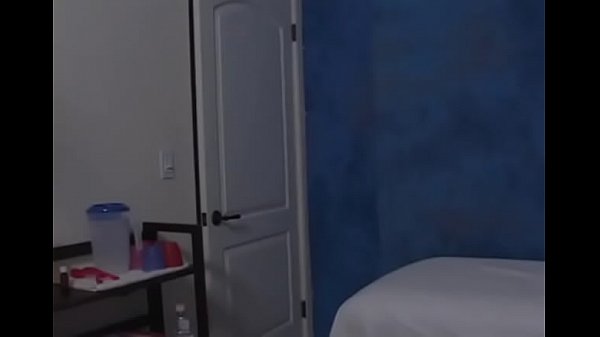 Nonton Biggest Cock Rams Constricted Pussy thumbnail