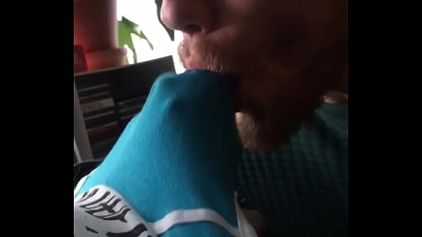 Play MP4 - Bulge Sniff Deepthroat Dick Licking