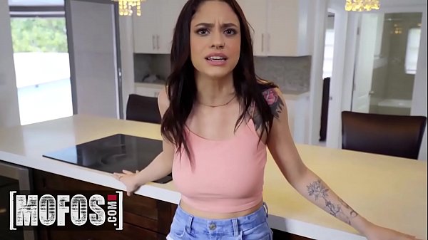 Play MP4 - Naughty Latina &lpar;Melody Foxx&rpar; Sucks Her neighbours Cock And Let Him Fuck Her Wet Pussy - MOFOS