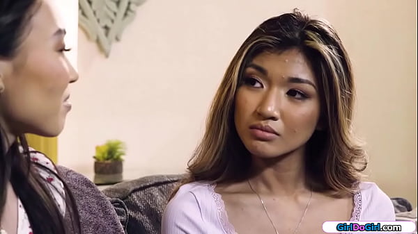 18yo asian is facesittedby petite 19yo