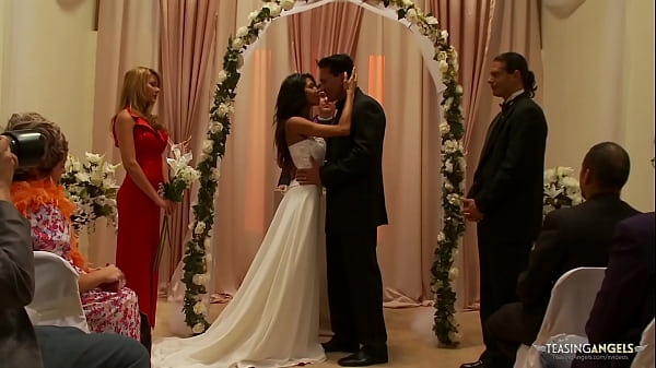 Play MP4 - Despite just getting married he cannot help but cheat on his wife with the blonde