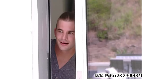 Play MP4 - Latina MILF Mercedes Carrera bangs with stepson