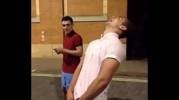 ZporN - Aut in public - Straight friends make really gay things 