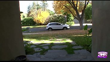 Nonton A Naughty Brunette Spreads Her Legs For Her Math Teacher With A Big Cock thumbnail