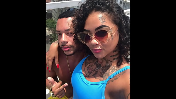 Play MP4 - Vazou na net&excl; Novinha de 18 anos levando gozada no cuzinho