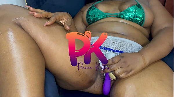 Nonton Big Red Kittie (sample) thumbnail