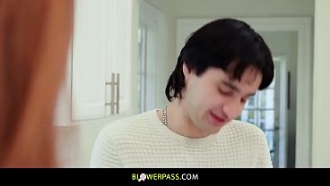 Nonton Unexpected: Sophia's Temptation thumbnail