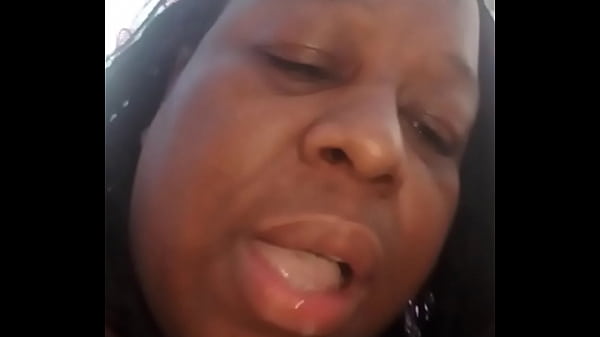 Gordinha chupando pau