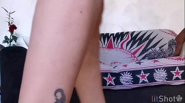 Nonton Sborrata Dentro Dopo Che Si &egrave; Masturbato Con Il Vibratore thumbnail