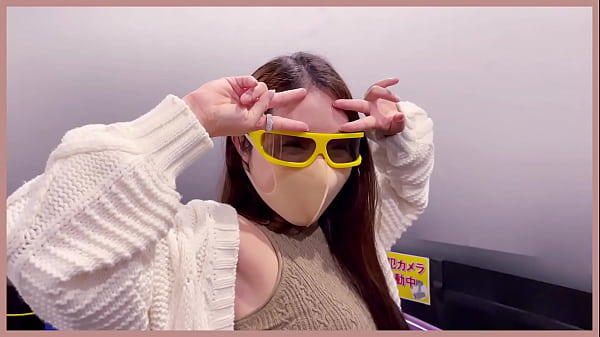 约会旅行在横滨吃日本食品 然后在游乐园乘坐摩天轮