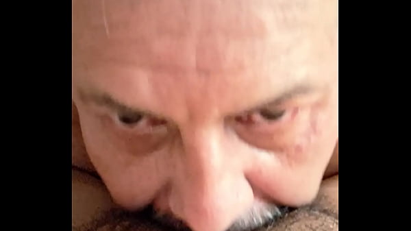 RICA MAMADA DE VERGA A ENRIQUE CON GARGANTA PROFUNDA 