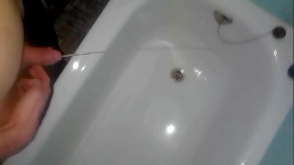 Play MP4 - Ich pisse mal wieder einfach so in eine Badewanne