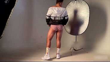 Ten&iacute;amos Una Cita Para Una Sesi&oacute;n Fotogr&aacute;fica Y Terminamos Follando Con El Fot&oacute;grafo thumbnail