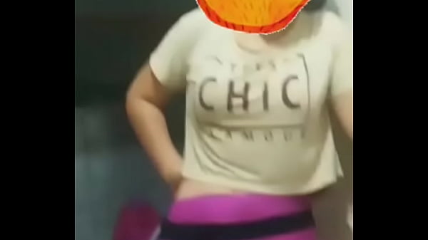 Amiga da minha irm&atilde_ com buceta socada na cal&ccedil_a leg, comentei com ela sobre a buceta linda dela e ela com muito tes&atilde_o diz que tem a buceta grande mesmo
