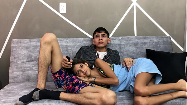 Hermanastra Puta Quiere Ver Pel&iacute;culas Con Migo Y Termina Mal thumbnail