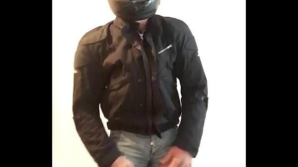 Play MP4 - horny biker plaing with dildo and jerking off
