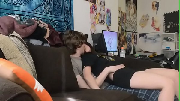 Can anyone tell_me her name