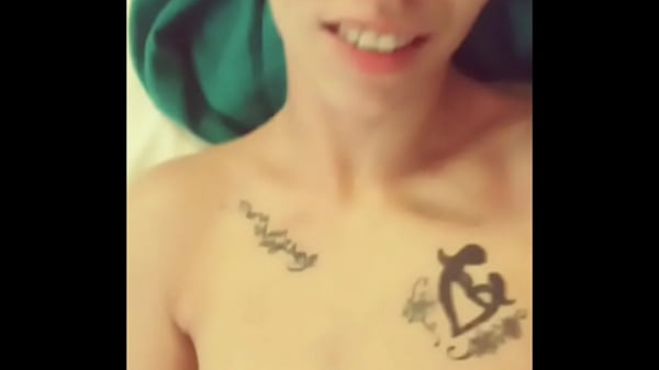 Play MP4 - Katie get cummed on from face to chest