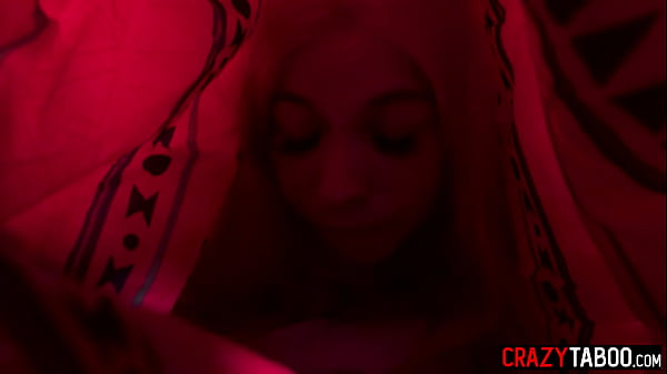 Play MP4 - Stuck petite teen stepsister Kenzie Reeves got fucked hard by stepbrother