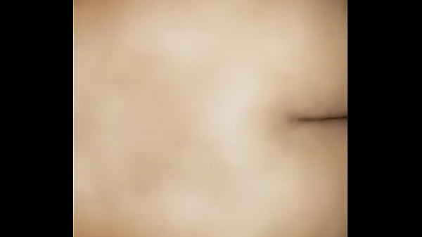 Socando o pau na buceta da novinha 