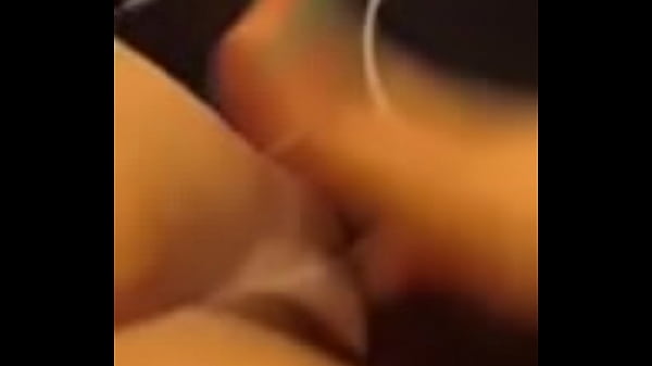 Play MP4 - wife fucks herself for daddy