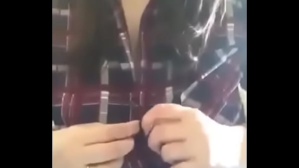 Cam girl flashing her tits