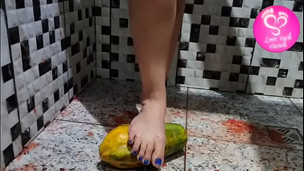 Nonton Amassando Mam&otilde;es Os P&eacute;s thumbnail