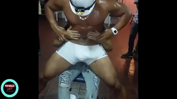 PAPARAZZISTRIP PROYECCION INTERNACIONAL