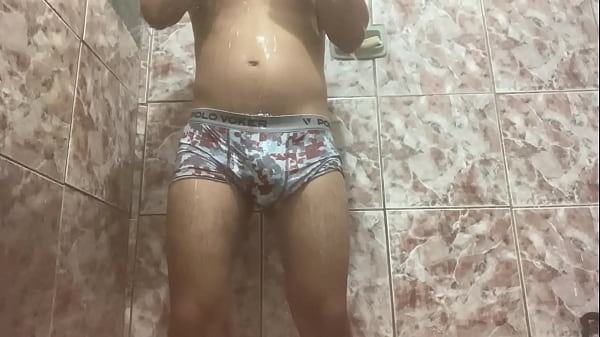 Meu pau todo durodepois_que tirei a cueca Assista completo no SHEER OU RED