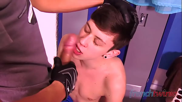 Play MP4 - Football coach fuck young ass