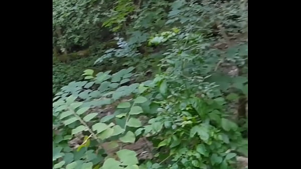 Nonton Je Me Fait Chopper Entrain De Me Caresser En Pleine For&ecirc;t thumbnail