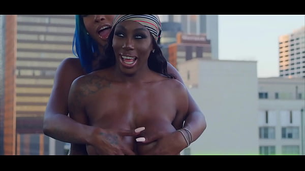 Play MP4 - MYSTIQUE FIRST TS SCENE WITH BIG DICK TS PARIS