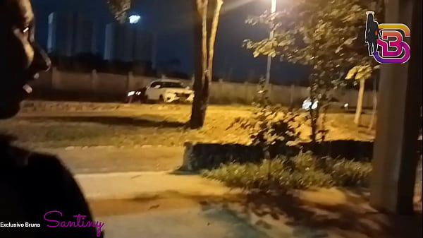 Play MP4 - Puta gostosa mamando a rola enorme preta e dando para o comedor pauzudo