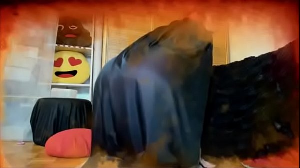 O il tuo sangue o il tuo cazzo deciditi la tua vampiressa &egrave; insaziabile