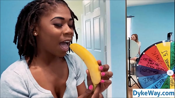 Best friends play the wheel_challenge