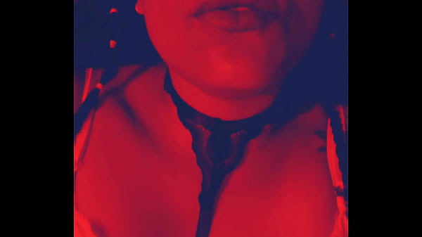 The exotic bluee shows us her horny face of pleasure while her pussy is licked 