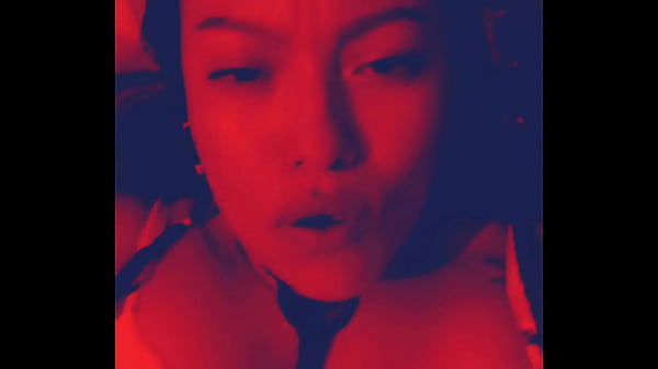 THE EXOTIC BLUEESHOWS US HER HORNY FACEOF PLEASURE WHILE HER PUSSY IS_LICKED