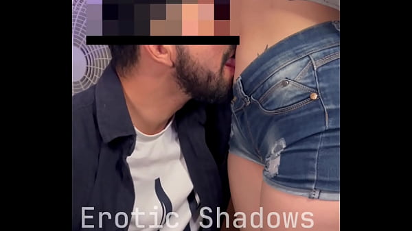 Nonton I Just Love This Belly Button thumbnail