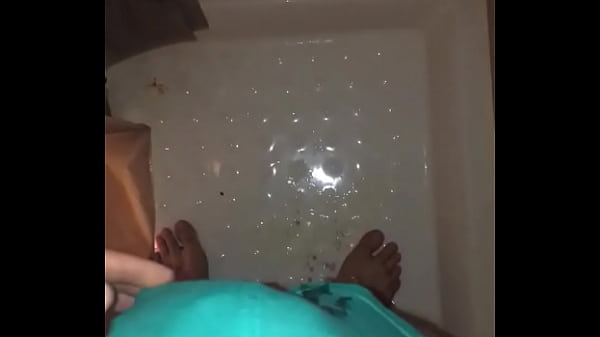 J'aime Faire pipi sur moi 