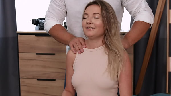 Play MP4 - Sam Frost fingering teen babe driving her to squirt orgasms