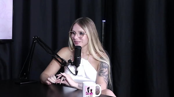 A mão e o_pau é omais importantedo homem e um grosso éo que ela mais_gosta por ser apertadinha e o 69Naty Varga SHEER RED