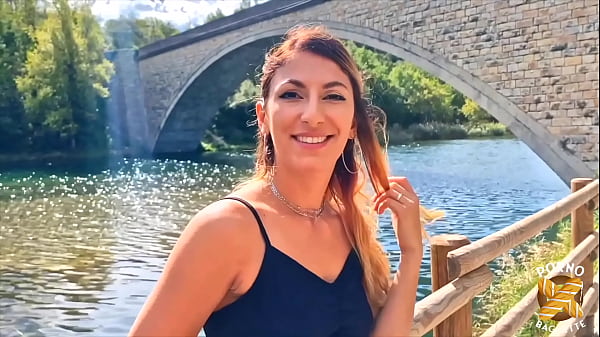 Play MP4 - Stella&comma; sublime femme&comma; adore les fellations et la sodomie