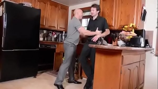 Play MP4 - John Magnum