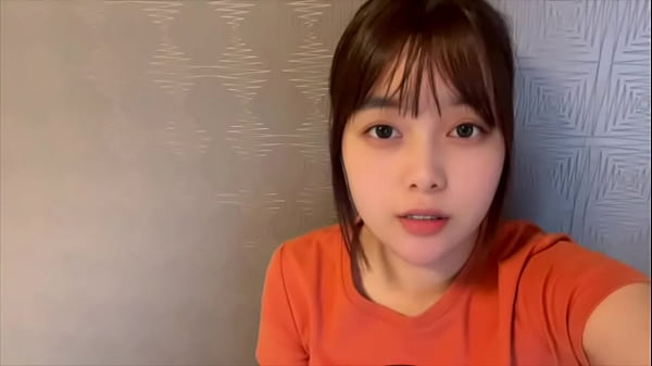 Nonton 半ケツジーンズ状態で透明ディルドをおまんこに突っ込んで激しくオナニーしちゃってイキまくりました... thumbnail